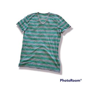 C-1N2, Green V neck T-shirt